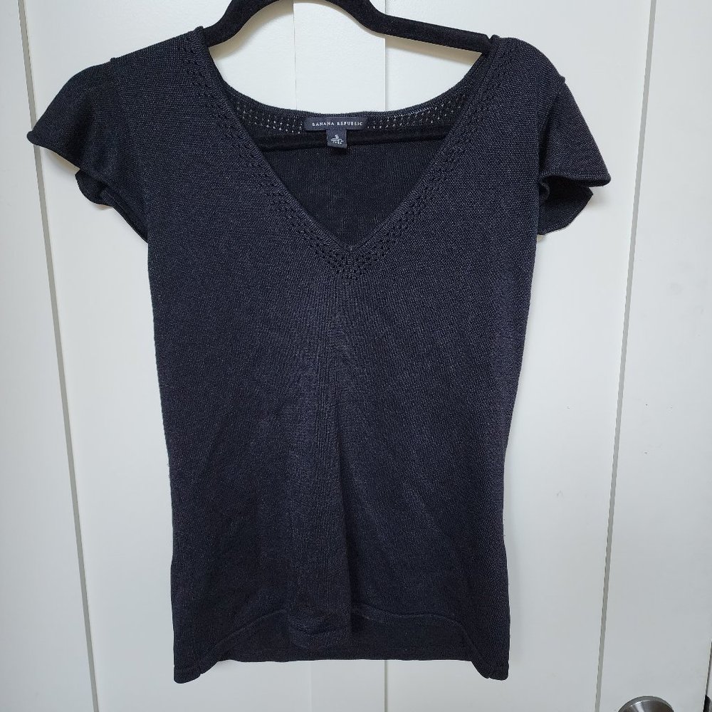 Banana Republic silk knit short sleeve shirt